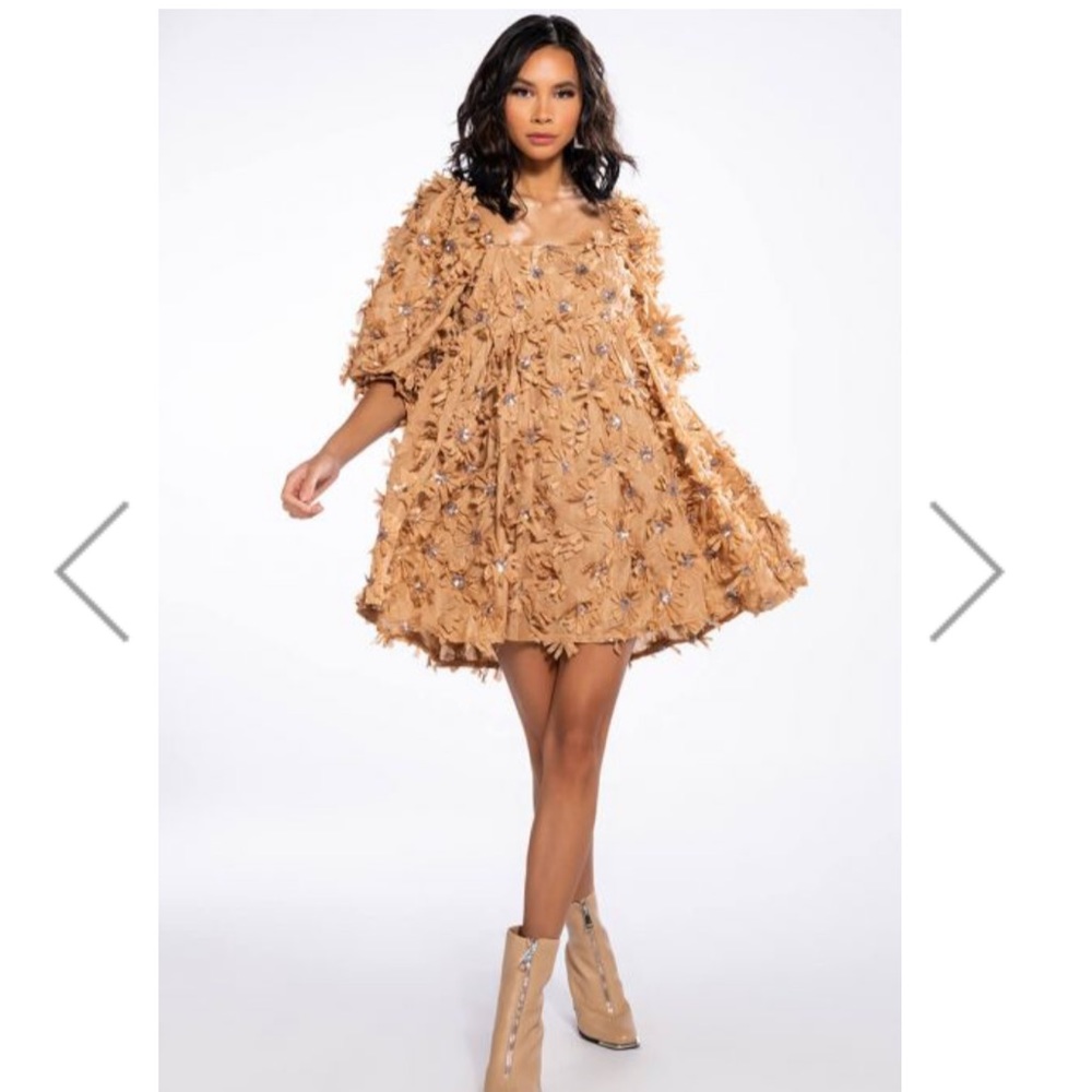 BABYDOLL MINI DRESS IN CARAMEL